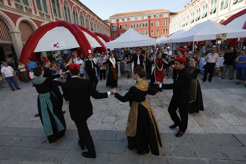 Акция "Покупайте хорватское" в Сплите